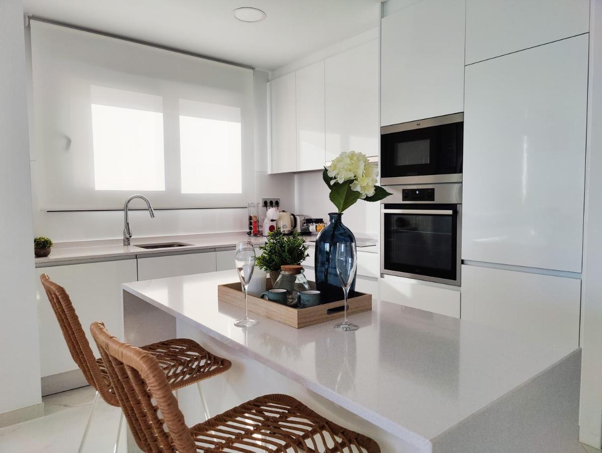 Sunset Cliffs Sea & Sky Apartments Бенидорм Экстерьер фото